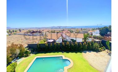 Se vende casa con excelente vista en Peñuelas.