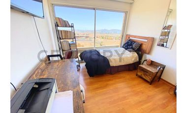 Se vende casa con excelente vista en Peñuelas.