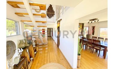 Se vende casa con excelente vista en Peñuelas.