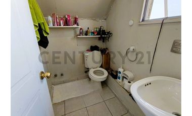 Se Vende Casa con Local Comercial, Rojas Magallanes La Florida