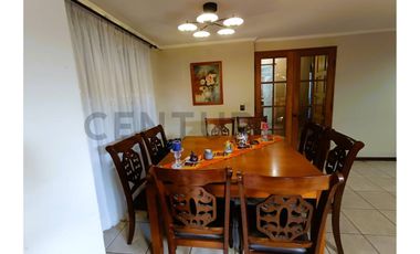 Se Vende Casa con Local Comercial, Rojas Magallanes La Florida