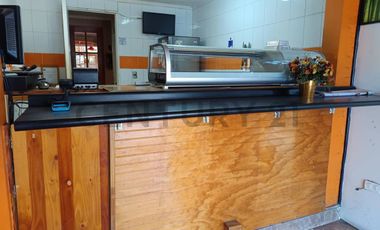 Se Vende Casa con Local Comercial, Rojas Magallanes La Florida