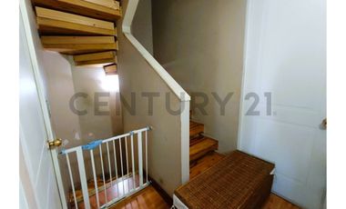 Se Vende Casa con Local Comercial, Rojas Magallanes La Florida