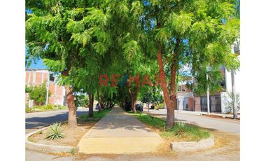 📍 Ubicación: Urbanización Corales, Departamento N° 202, Mz M – Segundo Piso
📏 Área total: 101.51 m²

Descubre este hermoso departamento con excelen