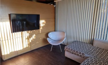Casa 4 ambientes de corte moderno. Zona San Jerónimo