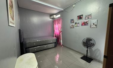 Rumah Carport Luas 15 Menit ke Alia Hospital Depok Dibantu KPR J-42248