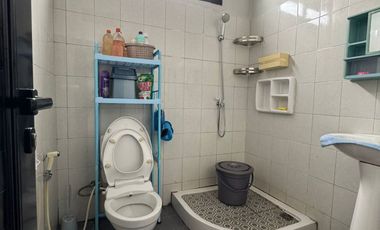 Rumah Carport Luas 15 Menit ke Alia Hospital Depok Dibantu KPR J-42248