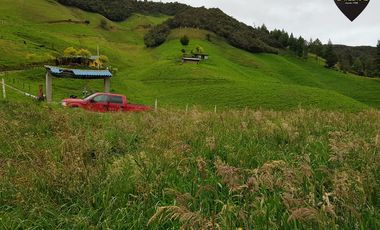 Terreno de venta en Tarqui Gullanzhapa – código:7799