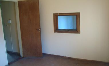 BURZACO: CASA C/GARAGE PARA 2 AUTOS, CON PARQUE * APTA CREDITO *