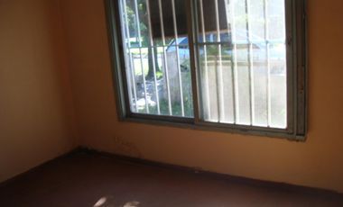 BURZACO: CASA C/GARAGE PARA 2 AUTOS, CON PARQUE * APTA CREDITO *