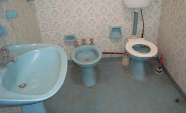 BURZACO: CASA C/GARAGE PARA 2 AUTOS, CON PARQUE * APTA CREDITO *