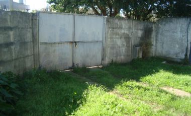 BURZACO: CASA C/GARAGE PARA 2 AUTOS, CON PARQUE * APTA CREDITO *