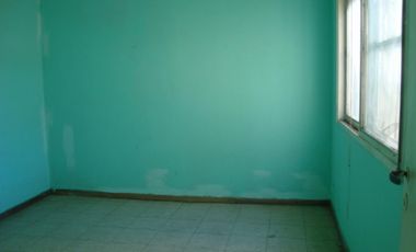 BURZACO: CASA C/GARAGE PARA 2 AUTOS, CON PARQUE * APTA CREDITO *