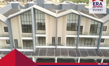 Disewakan Ruko Baru Pinggir Jalan Besar