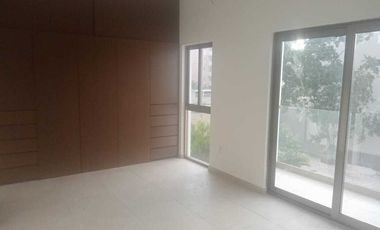 Renta Casa Residencial Aqua  Cancun 3 recamaras más estudio con 3 baños completos  Grupo Cumbres diseño Arquitectónico moderno  amplios espacios, + mantenimiento