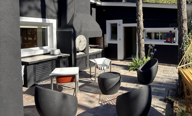 Amplia casa 6 ambientes + lote en Costa del Este