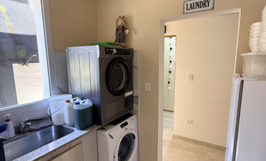 Amplia casa 6 ambientes + lote en Costa del Este