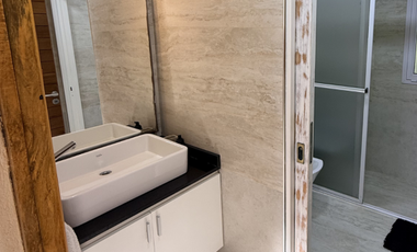 Amplia casa 6 ambientes + lote en Costa del Este