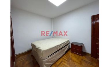 ✨¡Oportunidad única para vivir en la zona más exclusiva de Trujillo!✨

🏠 Te presentamos este acogedor y amplio departamento ubicado en Los Tulipanes