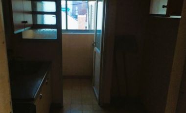 VENTA 2 dormitorios por escalera + cochera en Recoleta.
