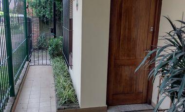 LATORRE PROP. VENDE CHALET DE 3 AMBIENTES A METROS DE AVENIDA BELTRAN