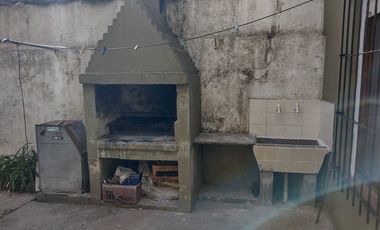 LATORRE PROP. VENDE CHALET DE 3 AMBIENTES A METROS DE AVENIDA BELTRAN