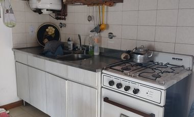 LATORRE PROP. VENDE CHALET DE 3 AMBIENTES A METROS DE AVENIDA BELTRAN