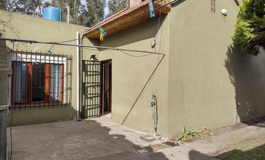 LATORRE PROP. VENDE CHALET DE 3 AMBIENTES A METROS DE AVENIDA BELTRAN