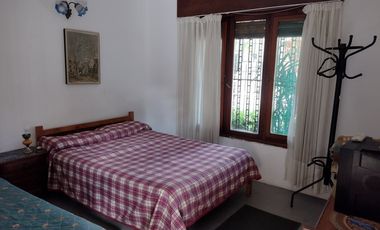 LATORRE PROP. VENDE CHALET DE 3 AMBIENTES A METROS DE AVENIDA BELTRAN