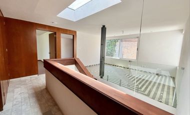 CASA EN RENTA DENTRO DE PRIVADA COL. TEQUISQUIAPAN