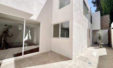 CASA EN RENTA DENTRO DE PRIVADA COL. TEQUISQUIAPAN