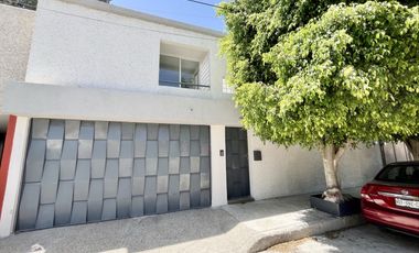 CASA EN RENTA DENTRO DE PRIVADA COL. TEQUISQUIAPAN