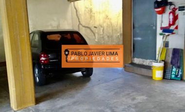 Excelente Cochera en edificio en CASEROS