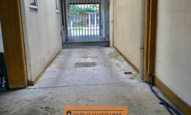 Excelente Cochera en edificio en CASEROS