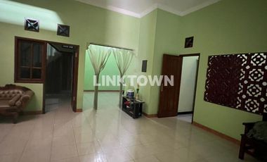 Disewakan Paling Murah Rumah Luas 2 Lantai di Gubeng Surabaya