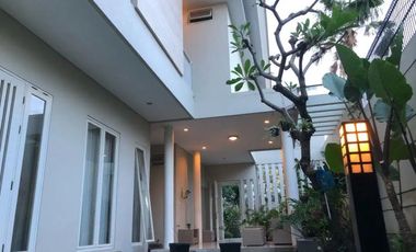 Rumah mewah di deltasari regency , waru sidoarjo