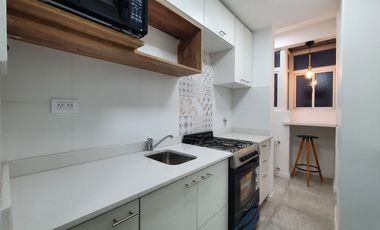 Venta - Departamento dos ambientes c/ dep. reciclado con balcón - Santa Fe 1870