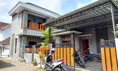 Rumah 2 Lantai Luas dekat Jalan Godean km 9,5
