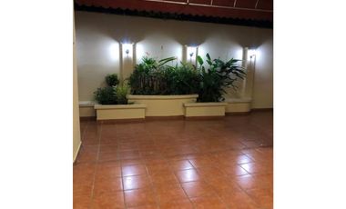 SE VENDE CASA EN BRISAS DEL GOLF