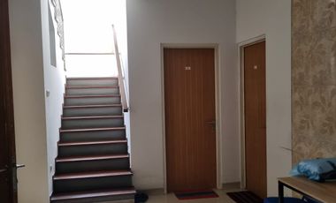 Rumah  di Kebayoran Baru, Jual Murah Kawasan Elite & Strategis. Dekat kemana-mana (Pasar Santa, Blok M & Mampang)