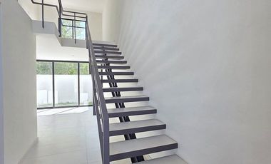 Casa en venta 3 recámaras frente a jardín!