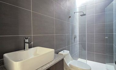 Casa en venta 3 recámaras frente a jardín!