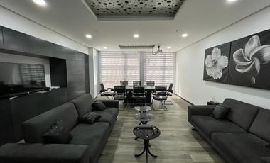 SE RENTA OFICINA EQUIPADA Y AMUEBLADA CORPORATIVO LOMAS DE ANGELOPOLIS