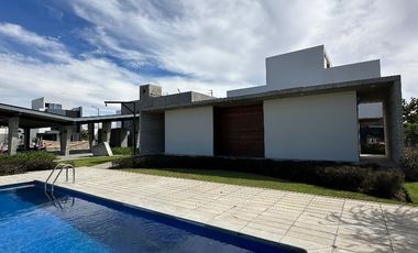 Linda casa en Parques Vallarta dentro de coto