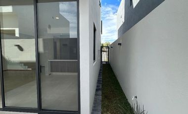 Linda casa en Parques Vallarta dentro de coto