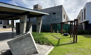 Linda casa en Parques Vallarta dentro de coto