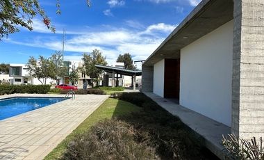 Linda casa en Parques Vallarta dentro de coto
