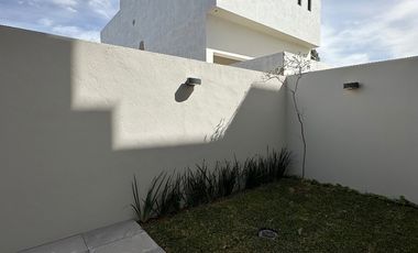 Linda casa en Parques Vallarta dentro de coto