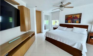 CASA EN EXCLUSIVO CONJUNTO CERRADO FRENTE AL MAR
