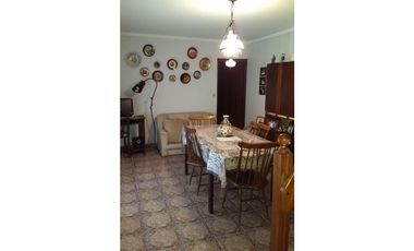 Casa cinco ambientes. Magallanes 3200. Mar del Plata. Venta.